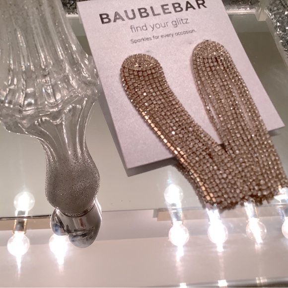 Pretty sparkle statement earrings - Picture 4 of 4